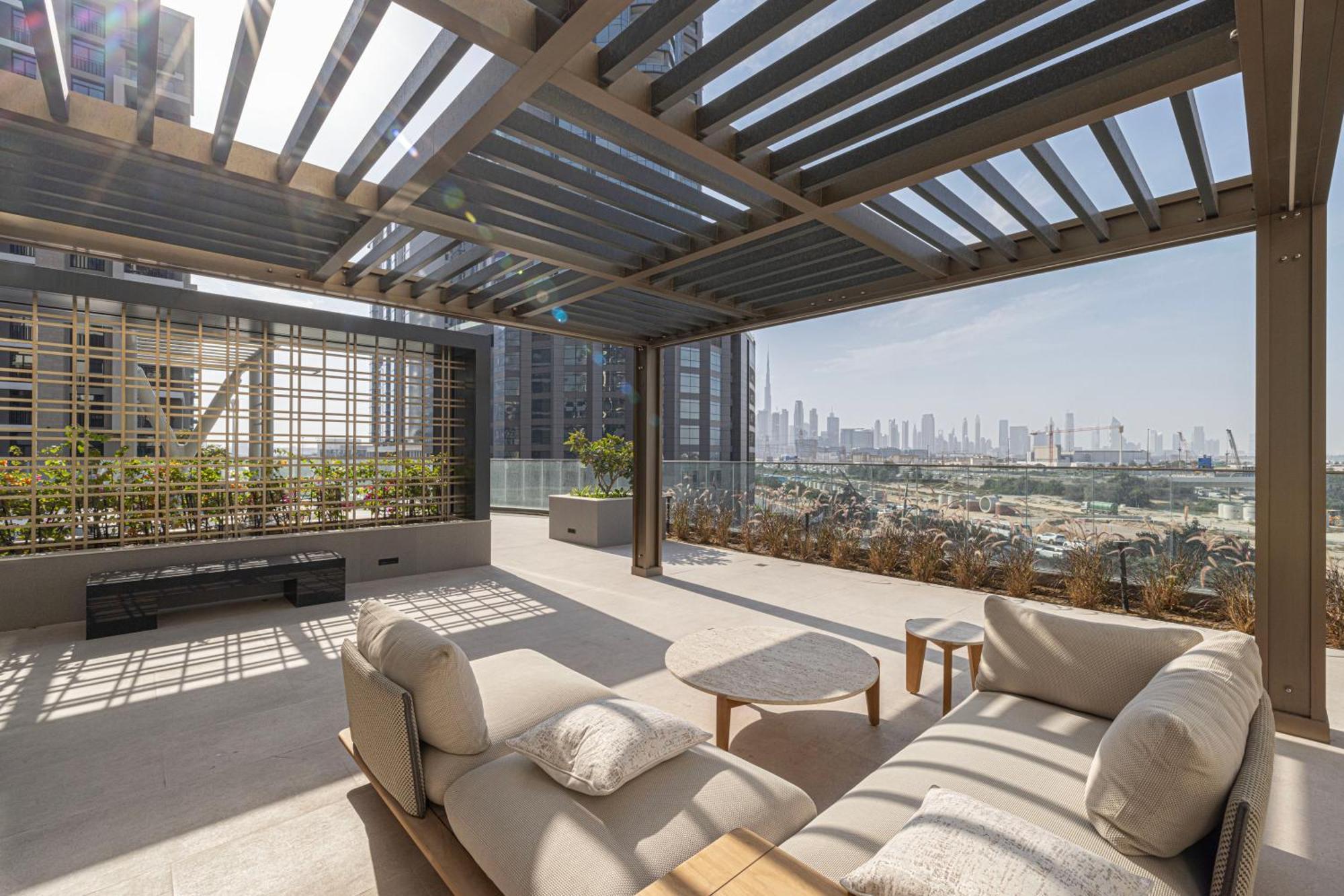 High-end 1br-panoramic Views, Pool With Burj Khalifa View, Padel & Rooftop Bbq Experience By Aya Boutique Apartment *