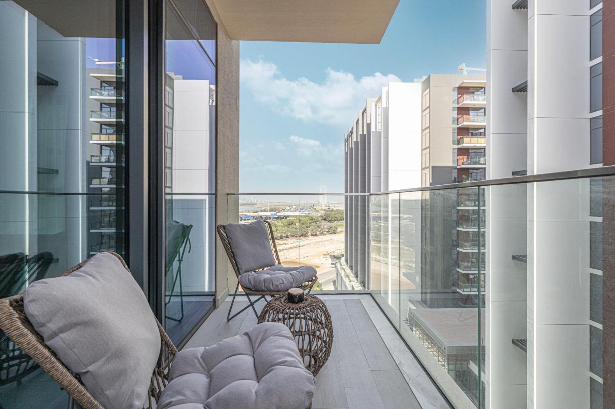 Apartment High-end 1br-panoramic Views, Pool With Burj Khalifa View, Padel & Rooftop Bbq Experience By Aya Boutique