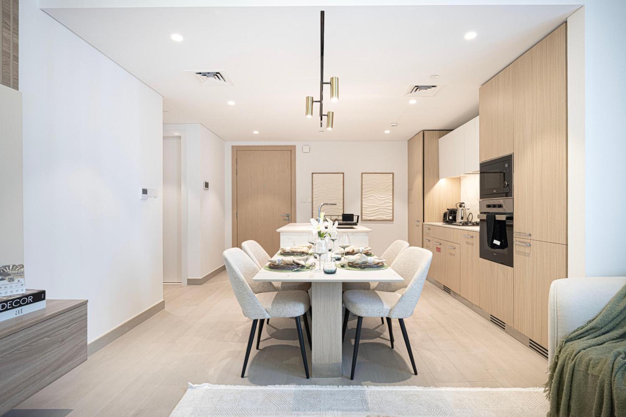 High-end 1br-panoramic Views, Pool With Burj Khalifa View, Padel & Rooftop Bbq Experience By Aya Boutique * Dubai