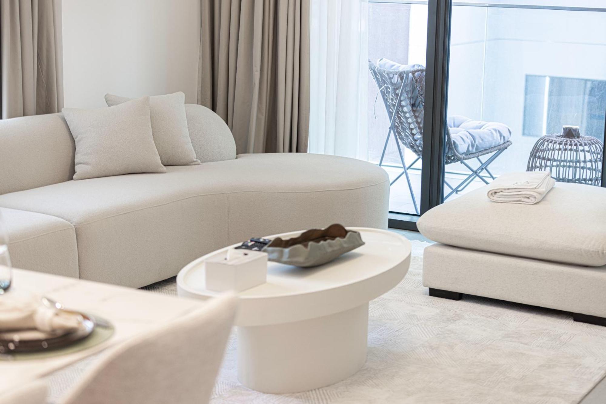 High-end 1br-panoramic Views, Pool With Burj Khalifa View, Padel & Rooftop Bbq Experience By Aya Boutique